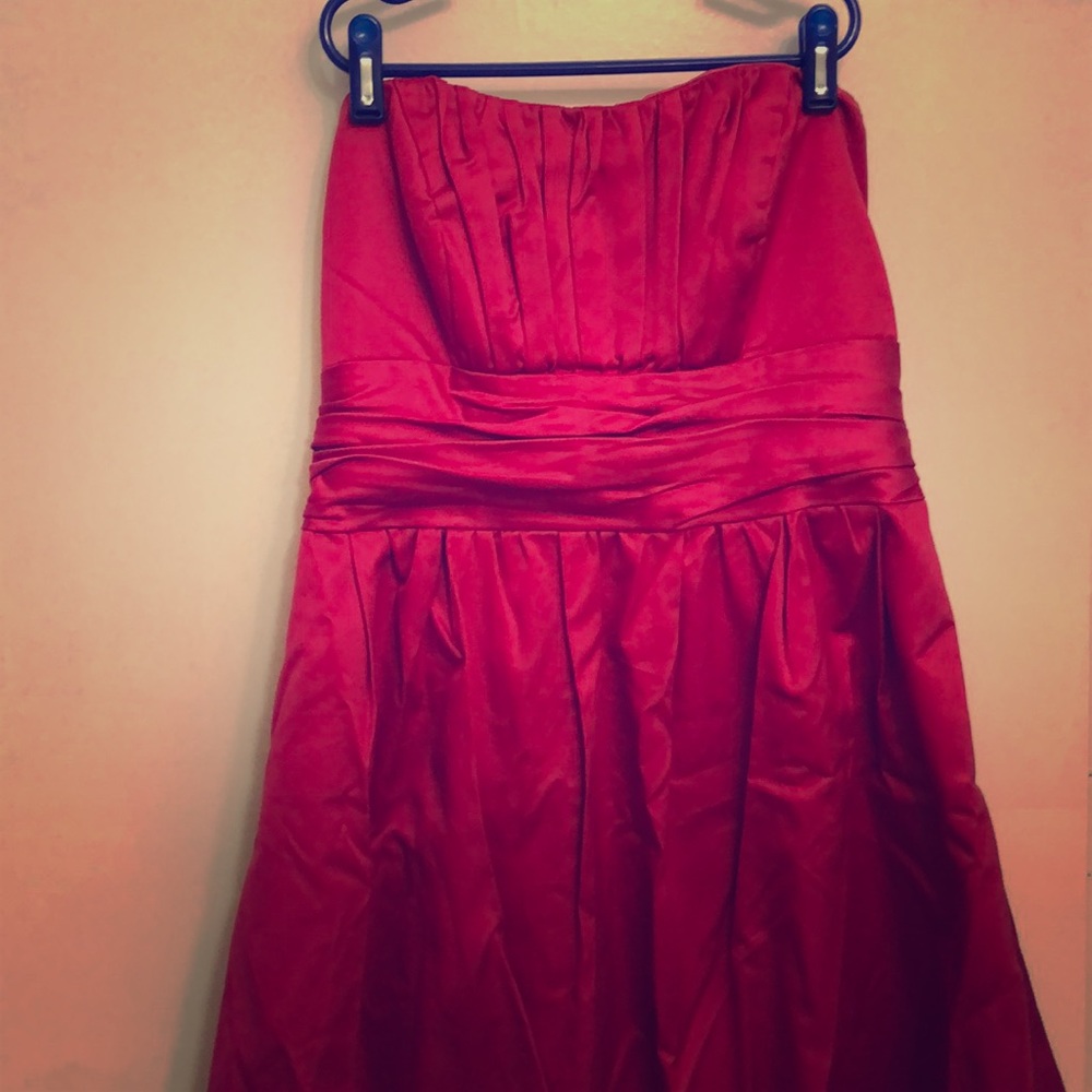 Dark pink strapless dress